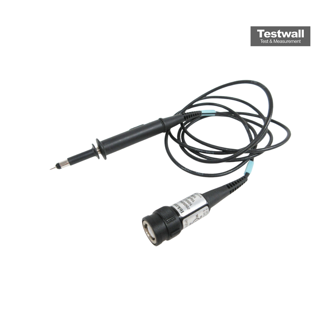 Tektronix P2221