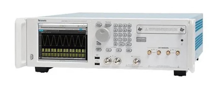 Tektronix AWG70002B